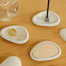 Load image into Gallery viewer, Kohgou Hinoki Plate Diffuser - White