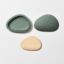 Load image into Gallery viewer, Kohgou Hinoki Plate Diffuser - Green
