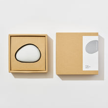 Load image into Gallery viewer, Kohgou Hinoki Plate Diffuser - White
