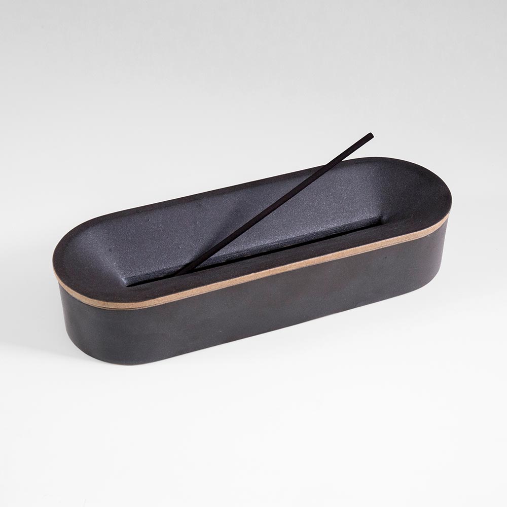 Porcelain Incense Burner - Black – elemensefragrance.com
